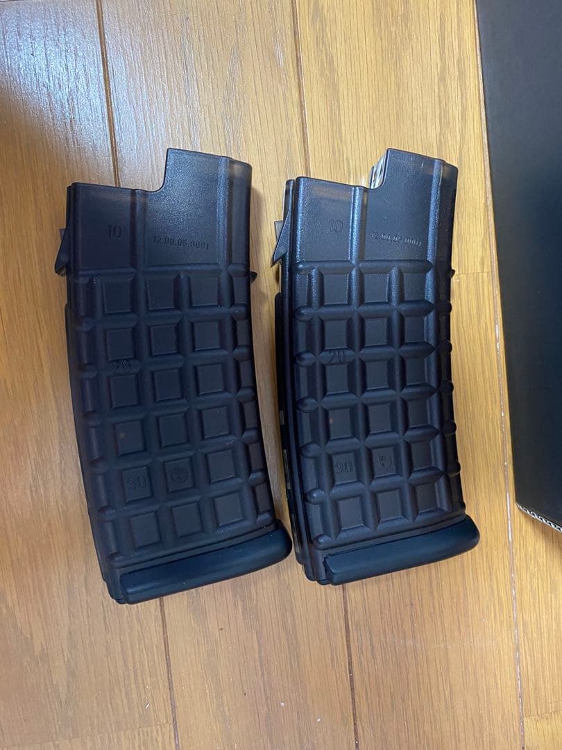 東京マルイ　電動ガン　ステアーHC　タンカラーモデル　予備マガジンとACOG付き