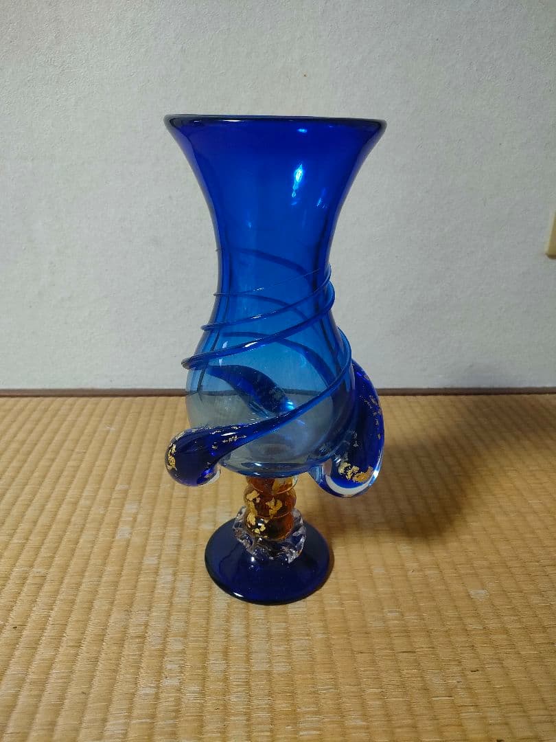 ⭐黒木国昭　サイン入り　青色ガラス 金色装飾　花器⭐　最終値下げしました。
