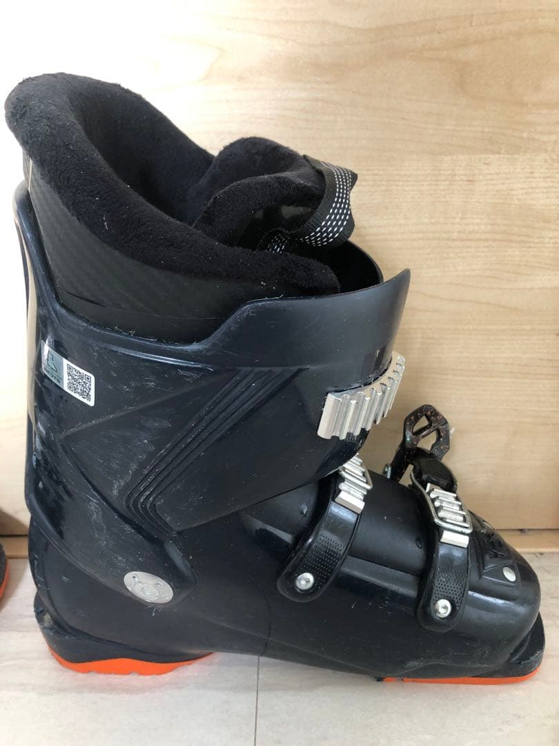 ドイツブランドのフォルクル　バインディング付きスキー板 とブーツのセット