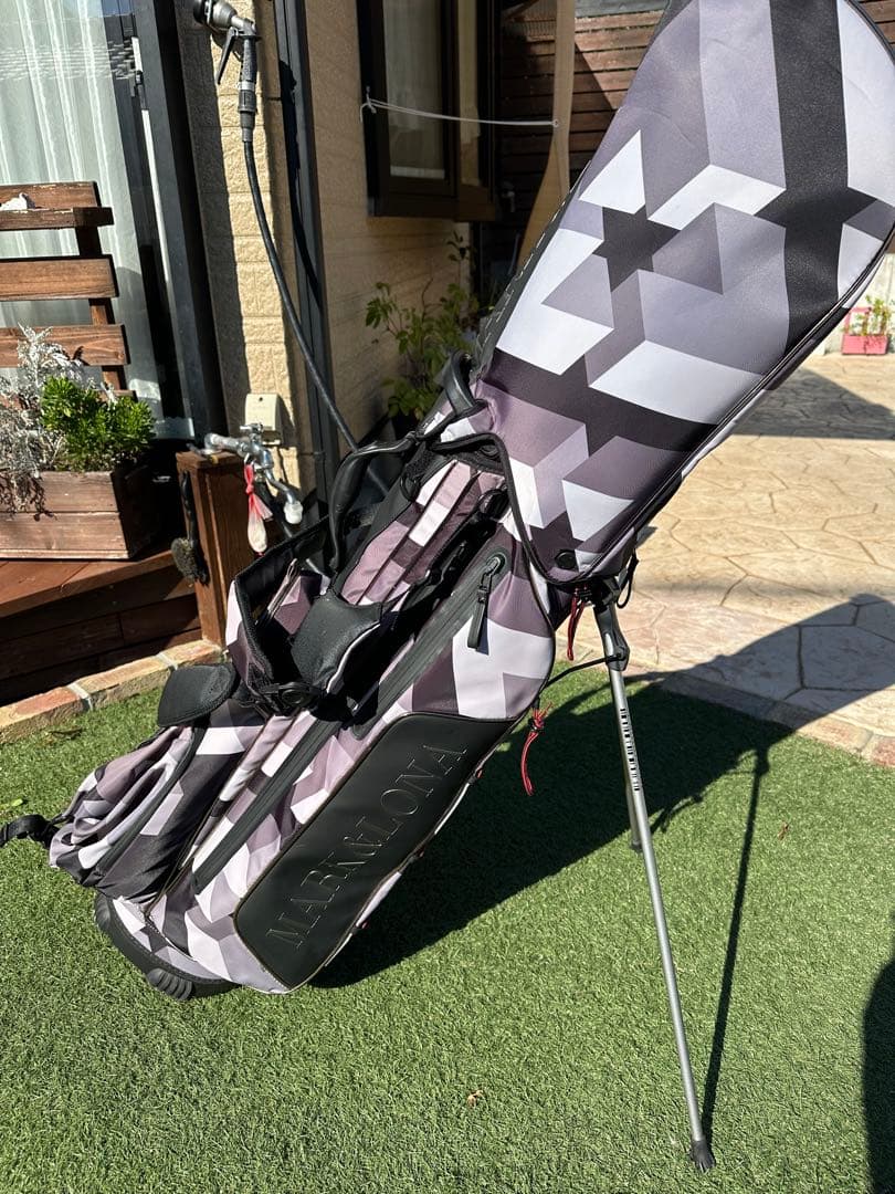 MARK&LONA スタンド式キャディバッグ グレーとブラック　ヘッドカバー付き