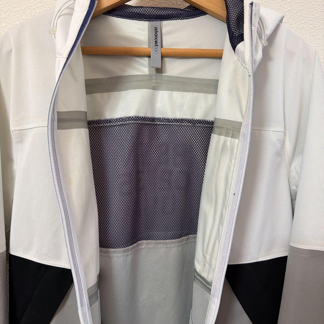 ニューバランスゴルフ フード付ライトアウター　ウィンドブレーカー　ブルゾン　軽量