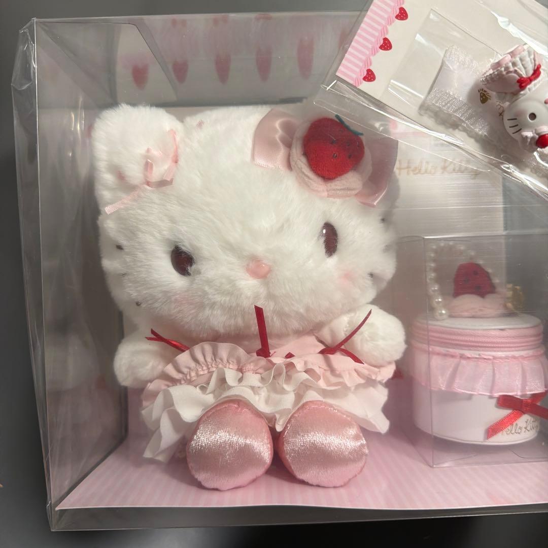 サンリオ ハローキティ いちごホイップケーキ ぬいぐるみアクセサリーケース