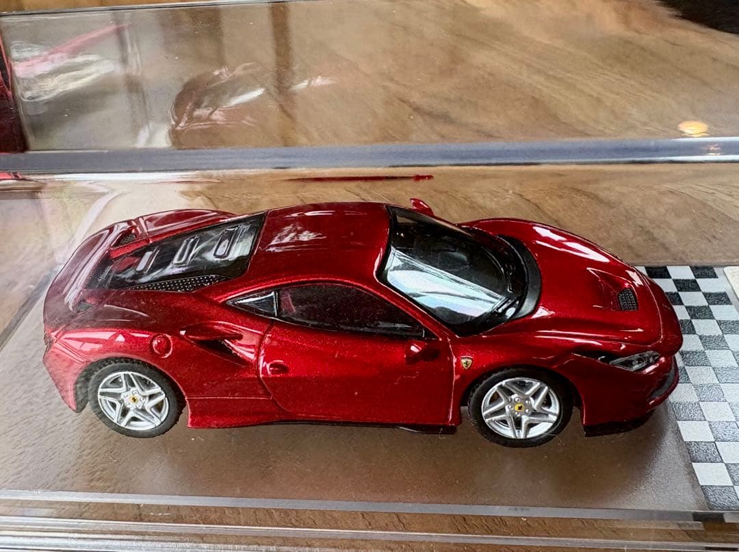 Ferrari F8 Tributo ミニカー 赤