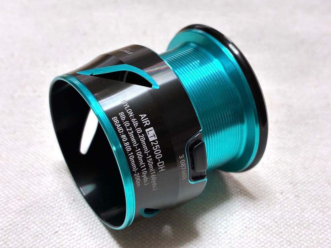 【極美品】Daiwaリール21EME AIR LT2500-DH【純正スプール】