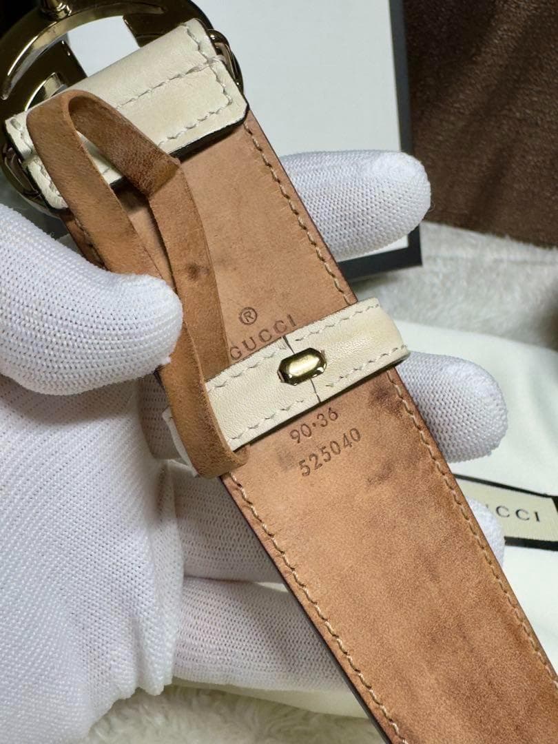 GUCCI ホワイトレザー GGロゴバックルベルト
