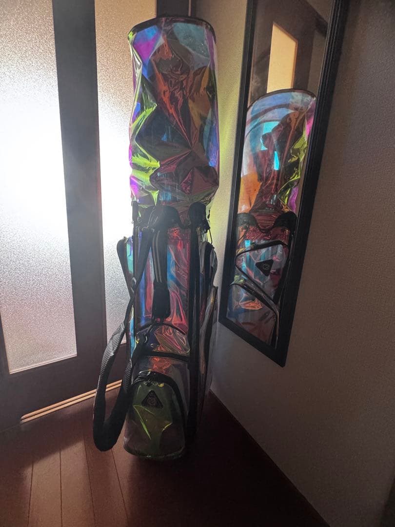 美品OMNIX ゴルフバッグ ルイ・ヴィトンバック素材　購入価格77.000円。