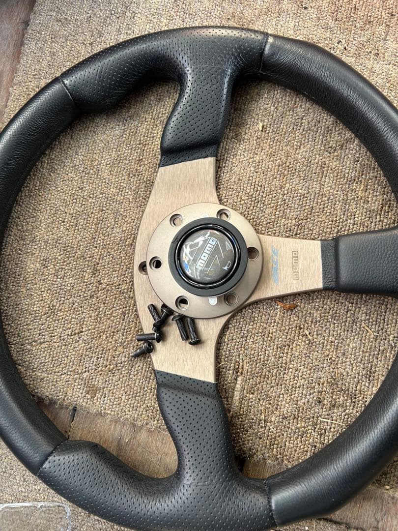 MOMO ステアリング RACE 35φ