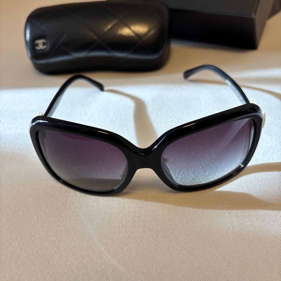 Chanel CH 5174 ブラックサングラス ケース付き