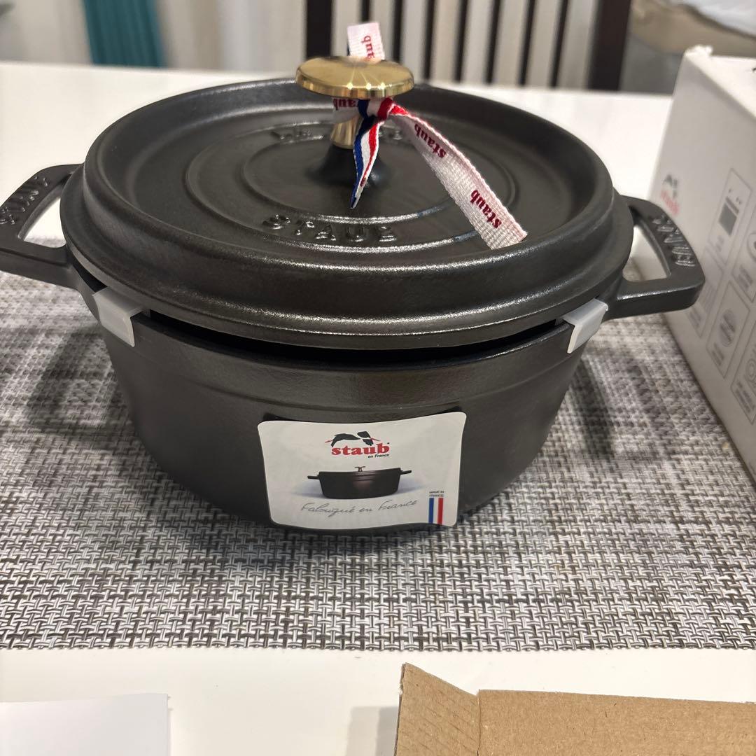 ストウブ（STAUB）のピコ・ココット ラウンド 18cm