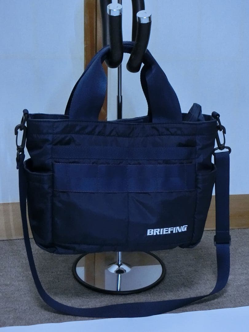 BRIEFING ブリーフィング　ネイビーのカートバッグ ラウンドバッグ