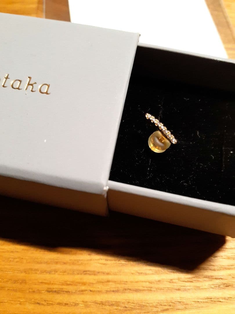 ヒロタカ　ステープル　ダイヤモンド　ピアス