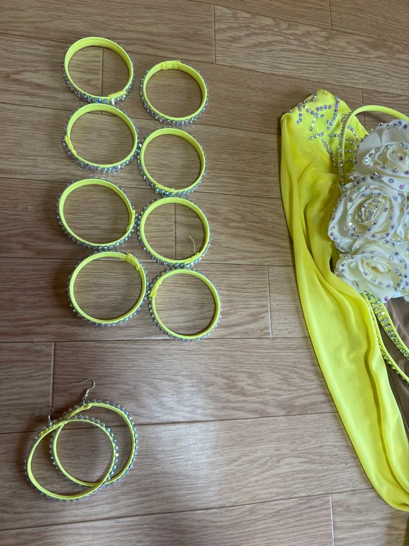 未使用に近い黄色ラテンドレス　サイズS~M ストレッチあり