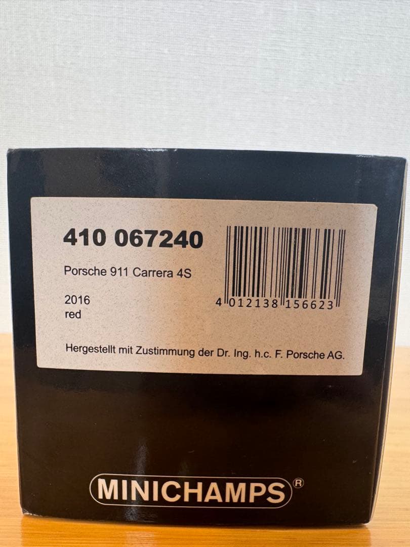 【MINICHAMPS】限定300台 Porsche 911 Carrera4S
