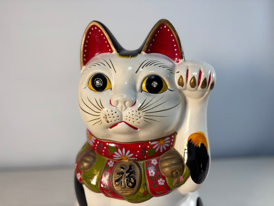 招き猫 多治見 郷土玩具 豪華前垂れ 骨董 アンティーク 縁起物 猫 置物