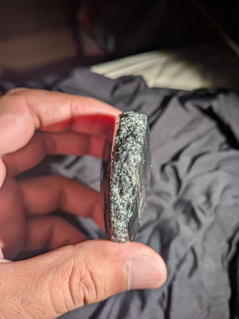 研磨品　十勝石玲瓏　イエロー、グリーン、ピンク複合色両面磨き　超特級玲瓏