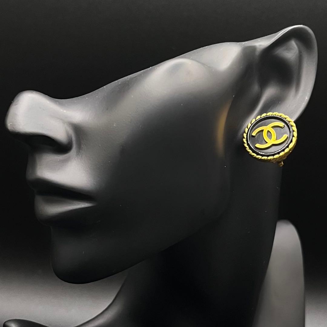 希少 ヴィンテージ 94A シャネル イヤリング ココマーク 金×黒 片耳のみ