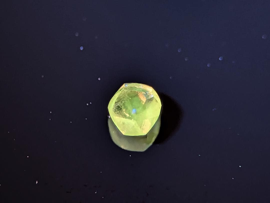 蛍光ダイヤモンド原石４色セット　計0.361カラット　ボツワナ産