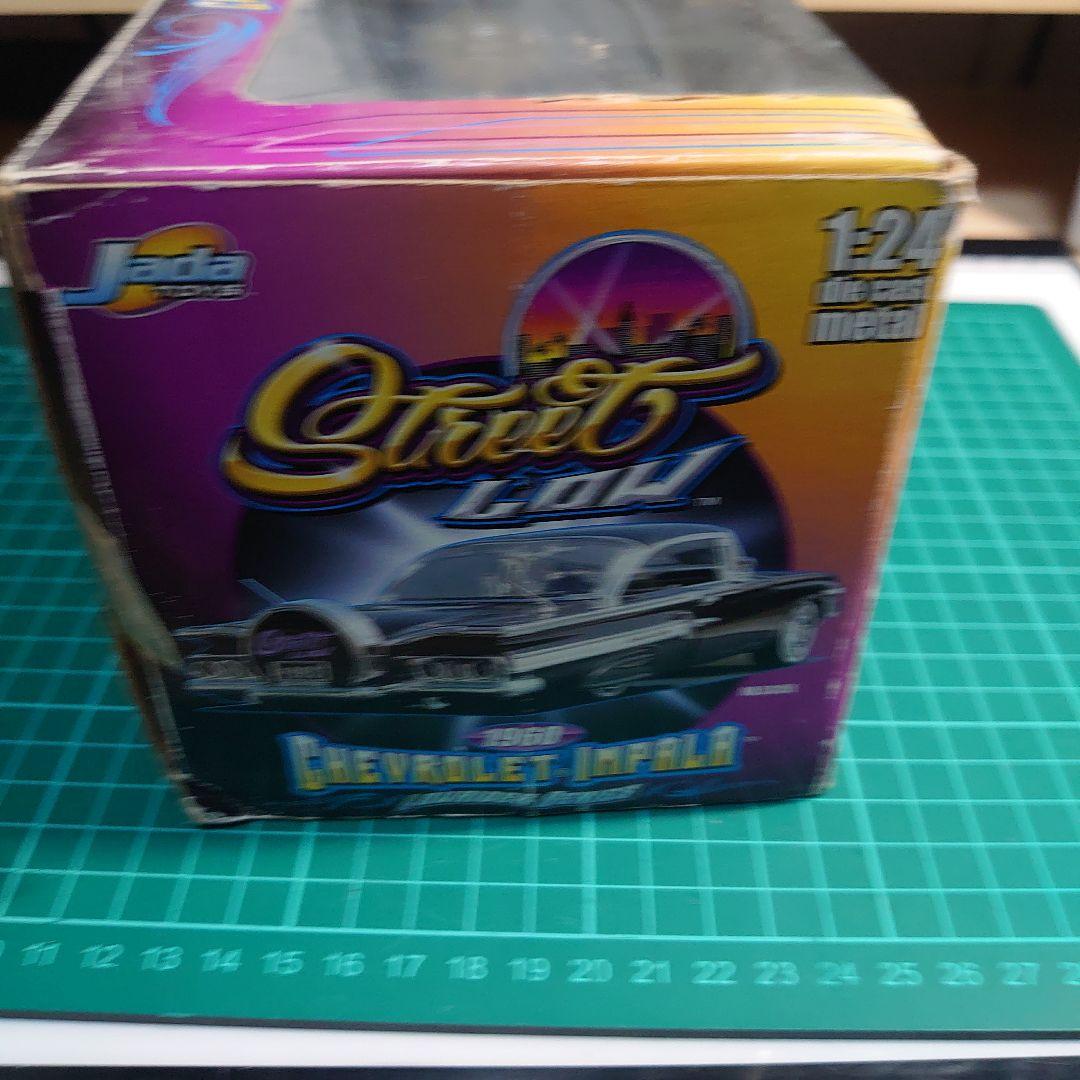 ミニカー street low 1960 chevrolet impala