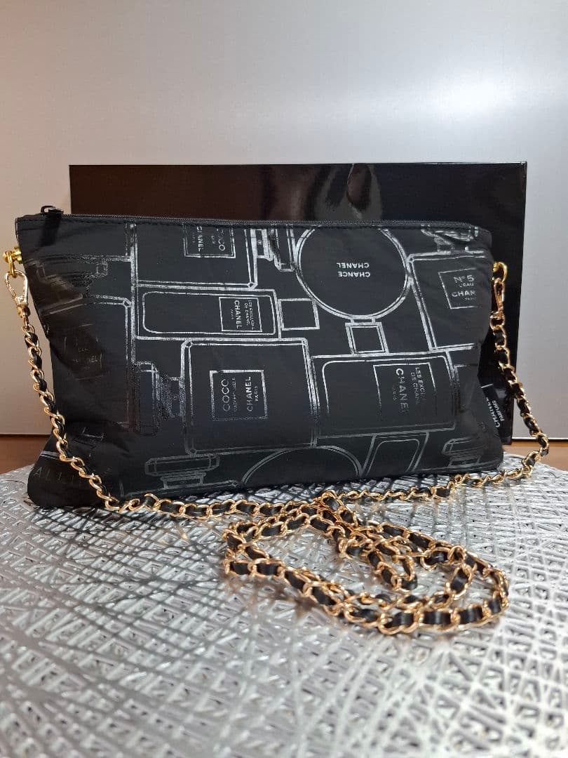 CHANEL 香水ボトルデザイン　ノベルティポーチ　ブラック　斜め掛け