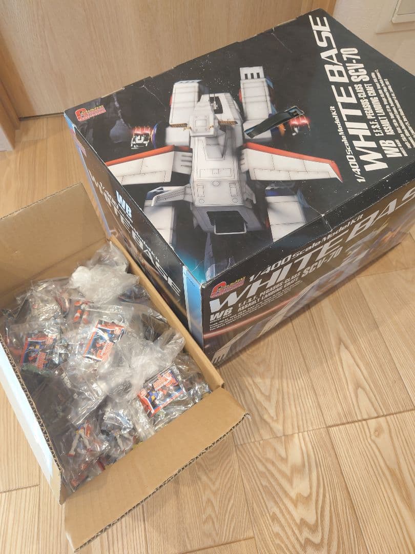 1/400 ホワイトベース　ガンダムコレクション の 豪華おまけ付き！