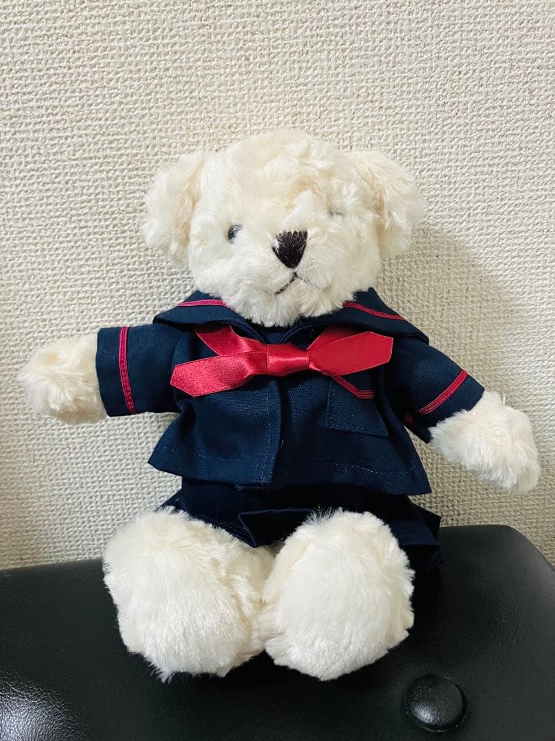 セーラー服の白いクマのぬいぐるみ　テディベア