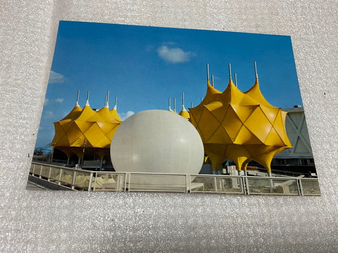 1970年／大阪万国博覧会・開催記念絵葉書。32枚入り【美品　昭和レトロ】。