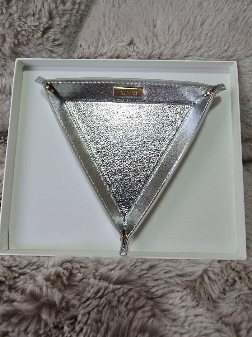 【未使用】AHKAH セブロンダイヤモンドピアス（片耳用）