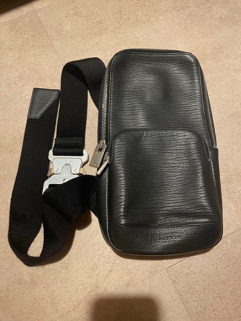 アリクス　ショルダーバック