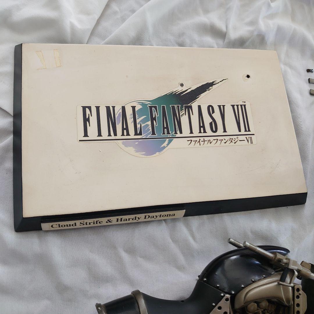 FINAL FANTASY VII クラウド・ストライフ フィギュア