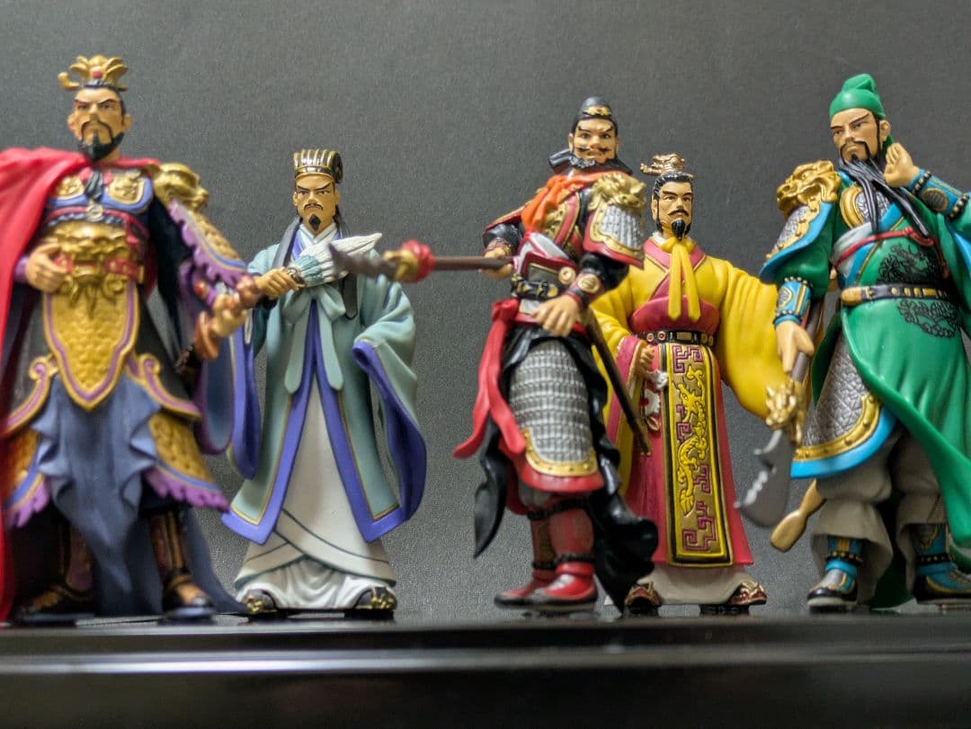 ビジュアル　三国志　武将フィギュア 5体セット 透明ケース付き