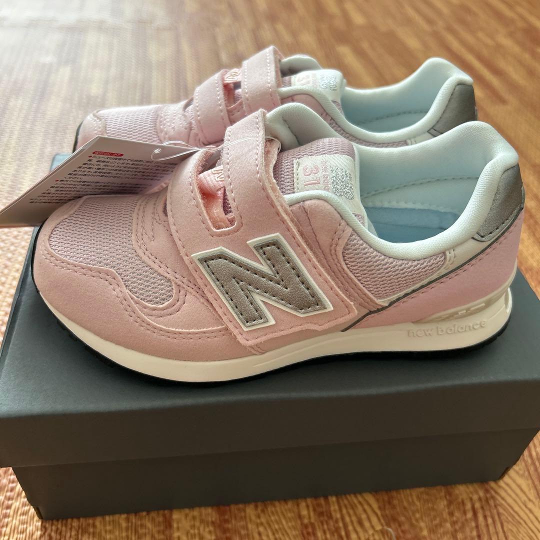 【Lili】　New Balance スニーカー 17.5 18.0