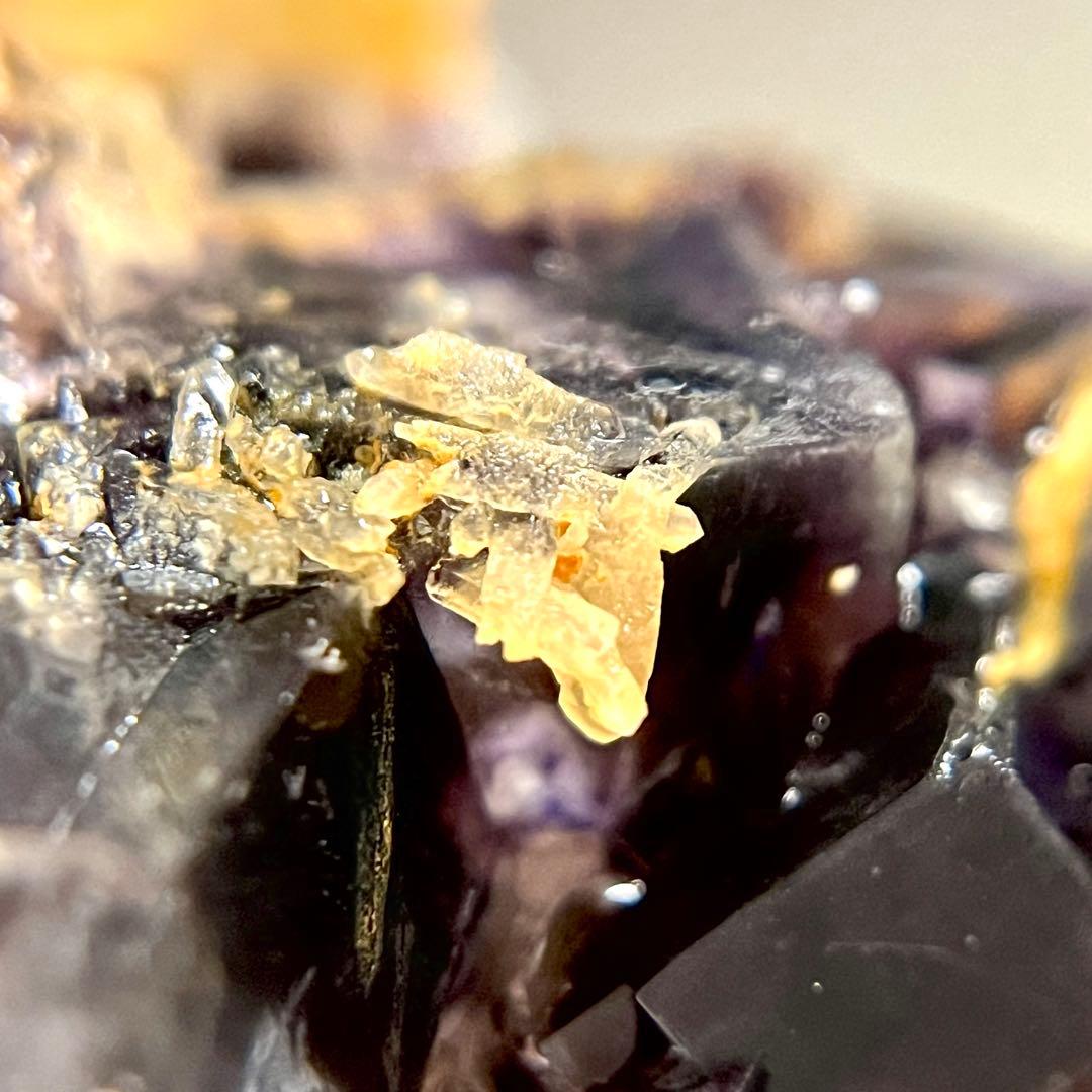 蛍光 キュービック ゾーニング フローライト カルサイト 共存 原石 鉱物