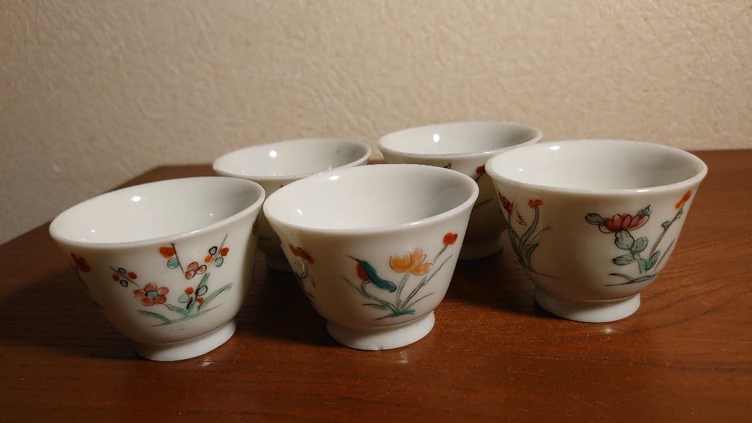 李朝　白磁　色絵　華の図　アンティーク李朝　煎茶碗　５客