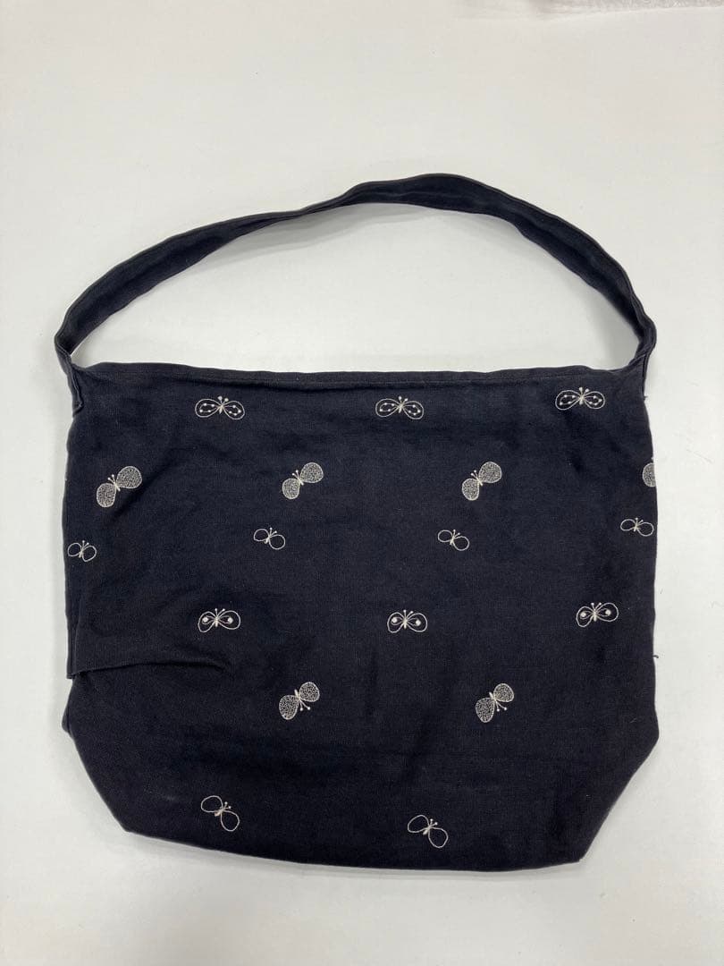 しゅみ　ミナペルホネン　ちょうちょ　ボディバッグ