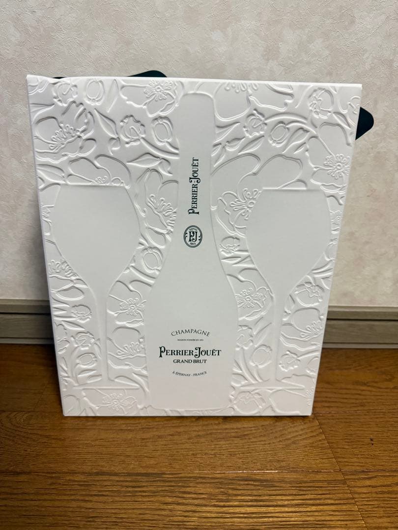 Perrier-Jouët Grand Brut シャンパン　グラス付き