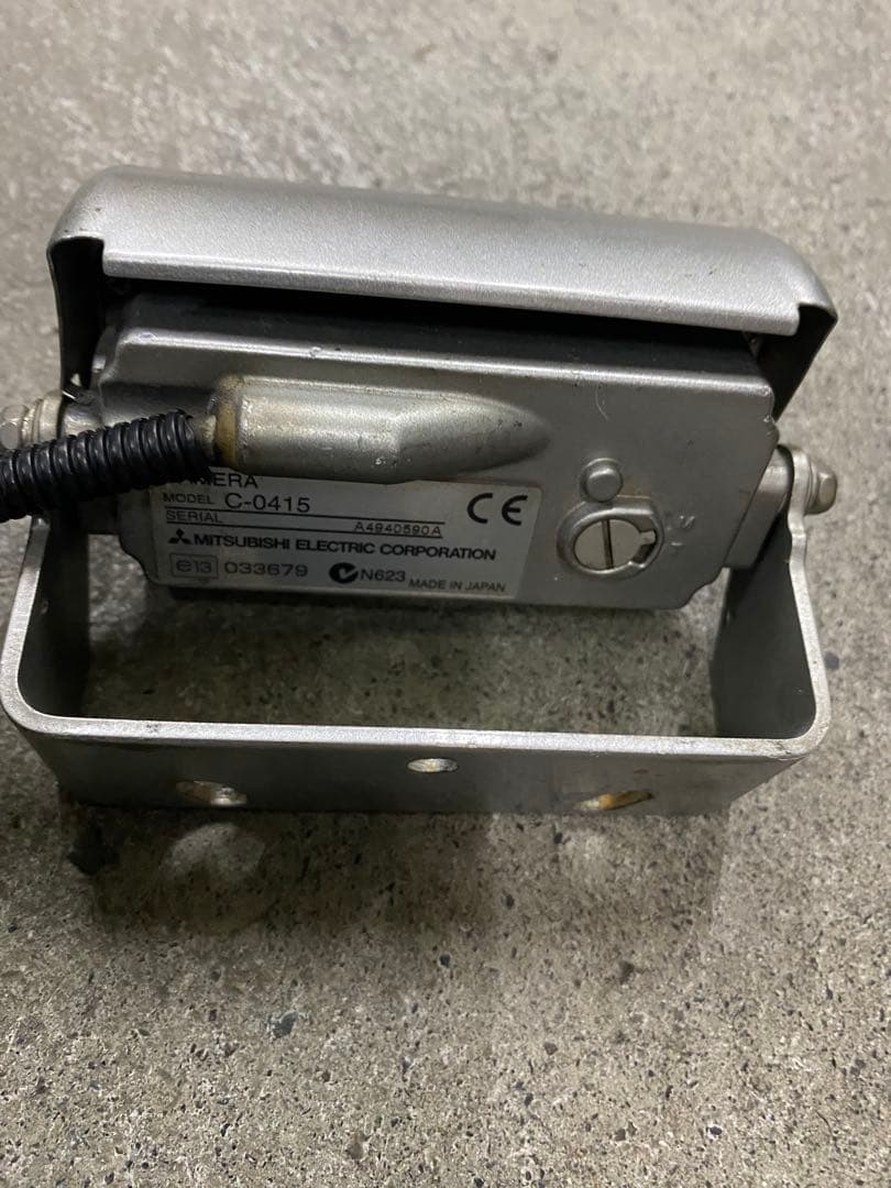 MITSUBISHI バックカメラシャッター付きC-4015 作動確認済み