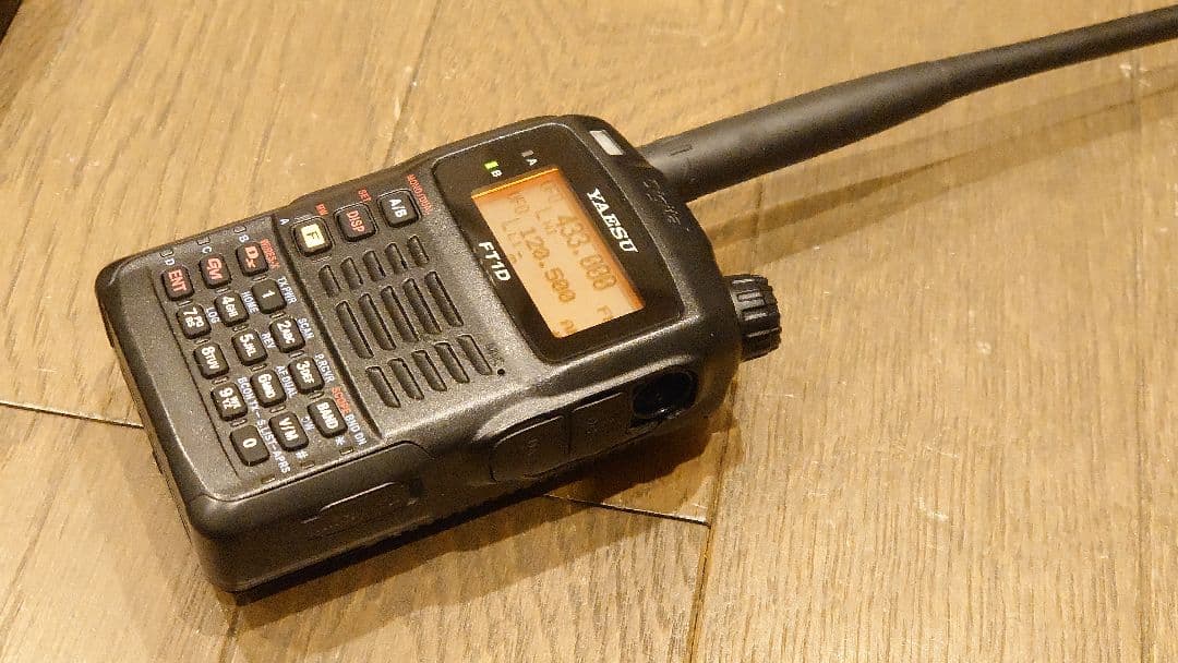 ヤエス FT1D ハンディ無線機 144/430MHz バッテリ（大小２個付）