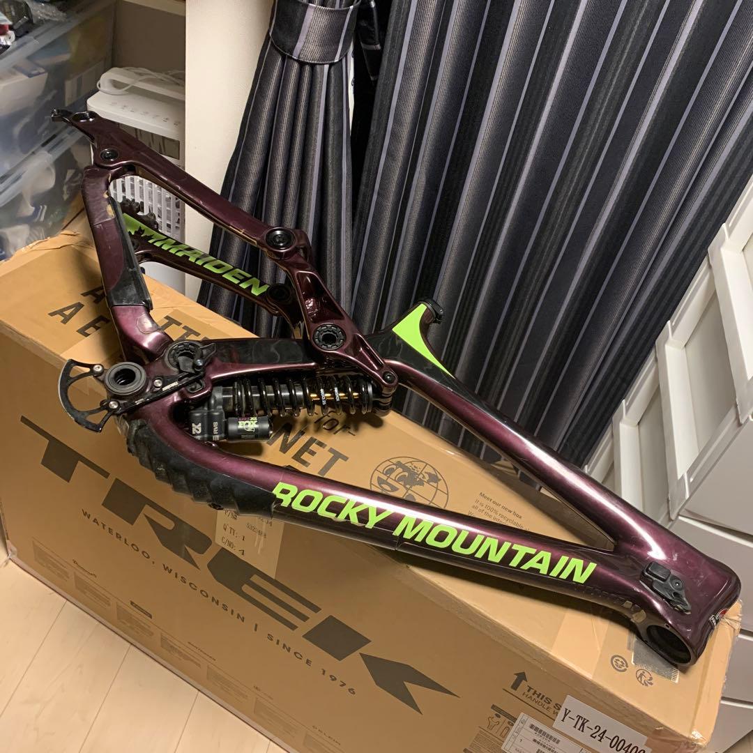 ロッキーマウンテン maiden カナダ ダウンヒル フルカーボンフレーム DH