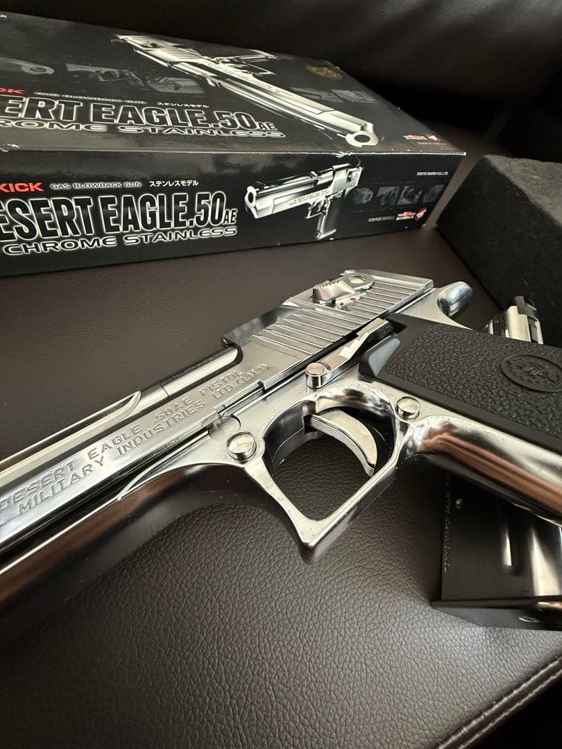 DESERT EAGLE .50 ガスガン クロームステンレス