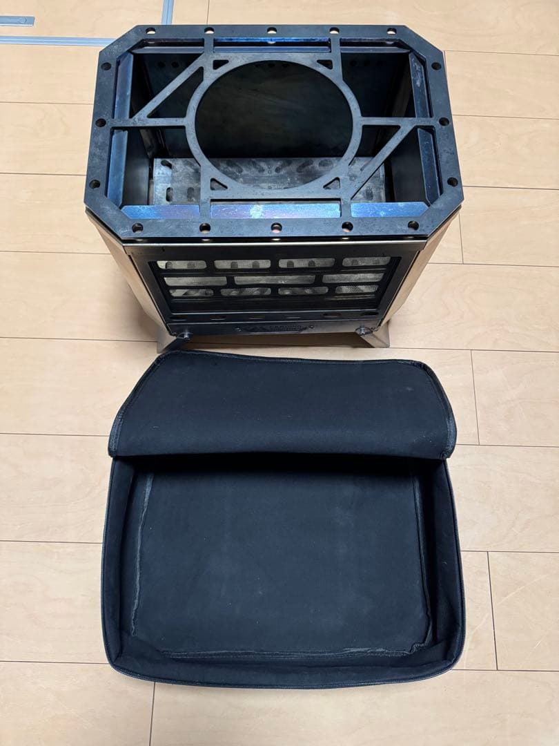 POMOLY x CAMPING TOGETHER焚き火台 ミョルニル チタン製