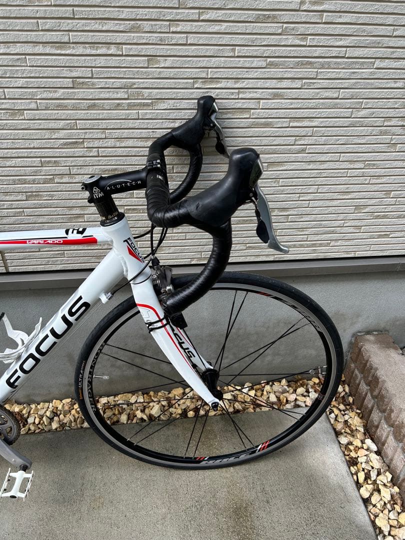 FOCUS VARIADO ロードバイク　直接引き取り限定