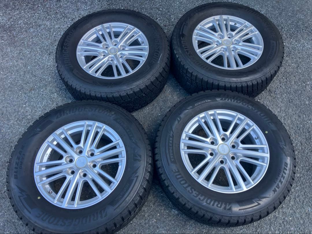 [美品]スタッドレスタイヤホイール4本セット285/60R18