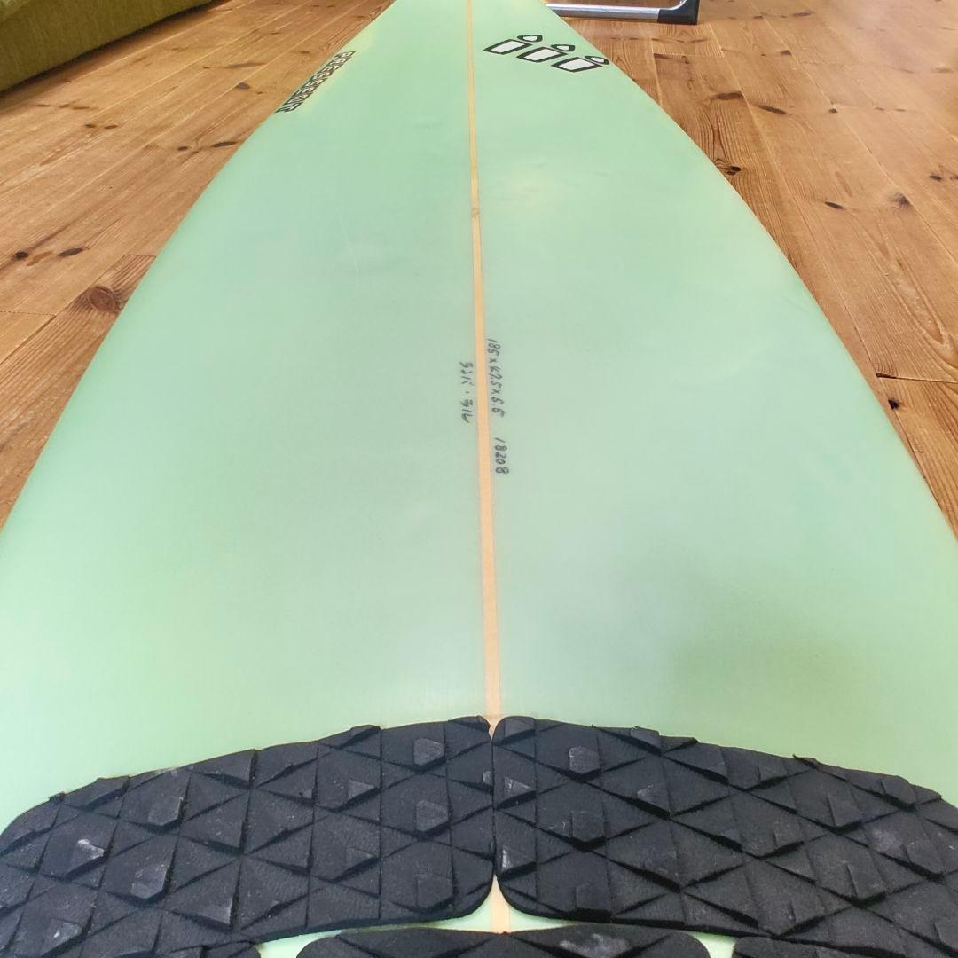 サーフボード　pressent ショートボード　オシャレなボード