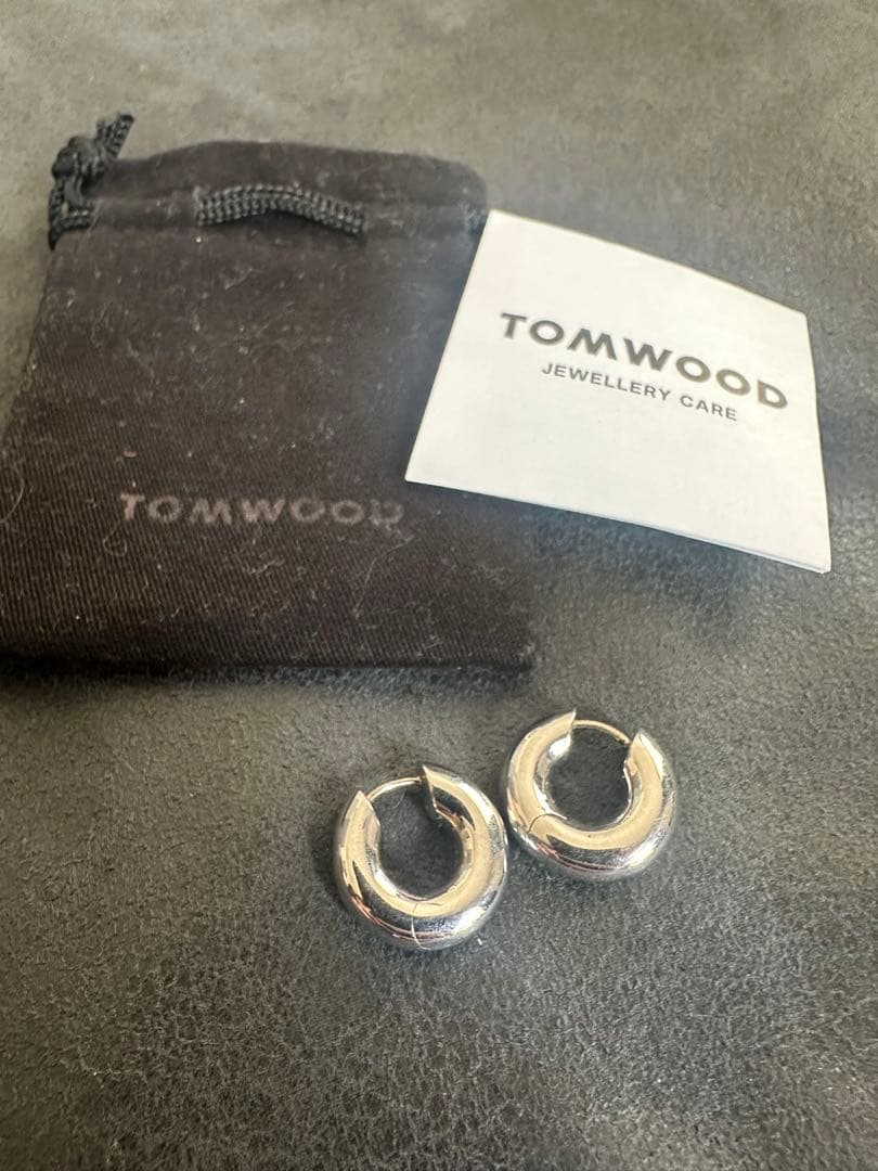 Tomwood ピアスChunky Hoops Small