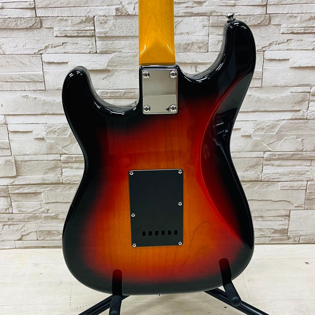 美品 Bacchus UNIVERSE SERIES ストラトタイプエレキギター