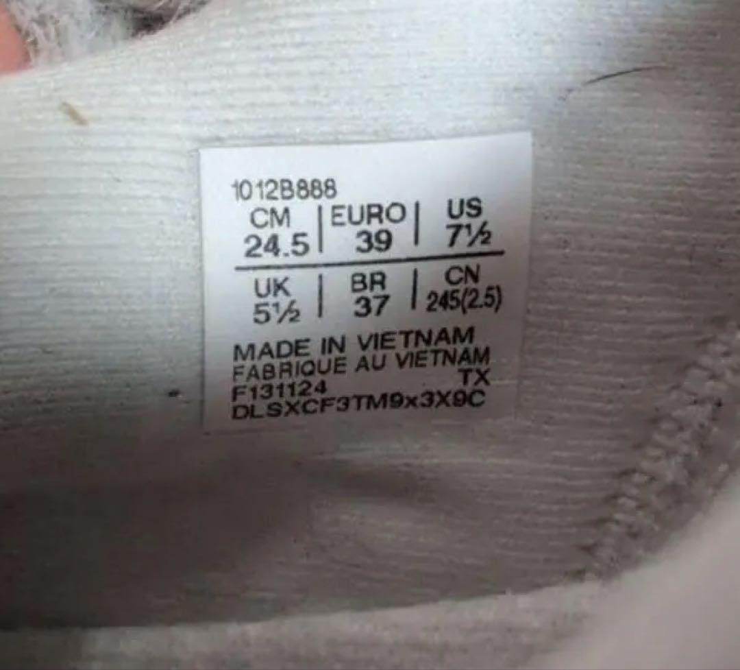 東京マラソン2025 限定モデル　アシックス NOVA BLAST5