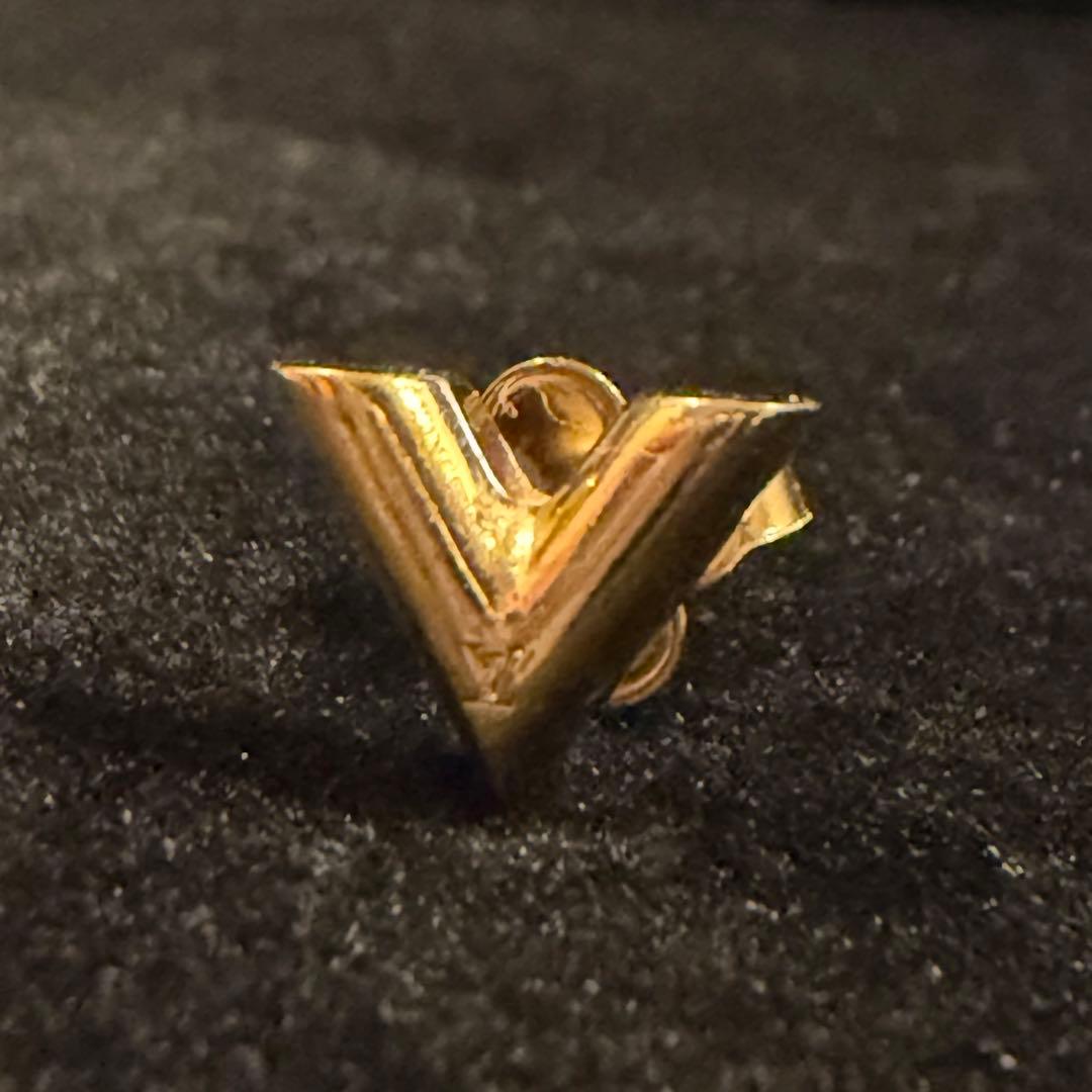ルイヴィトン LOUIS VUITTON エッセンシャル V ピアス 片方のみ