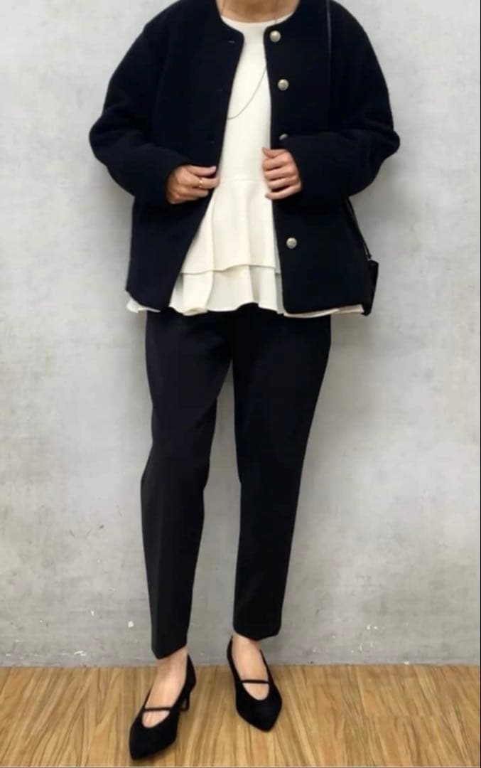 【極美品】BEARDSLEY ビアズリー　裾フリルブラウス　フリーサイズ