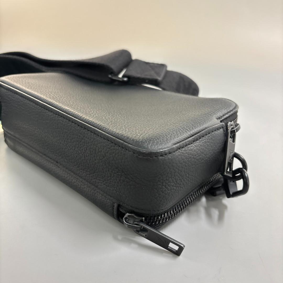 新品同様IC ルイヴィトン アエログラム アルファウエアラブルウォレット メンズ