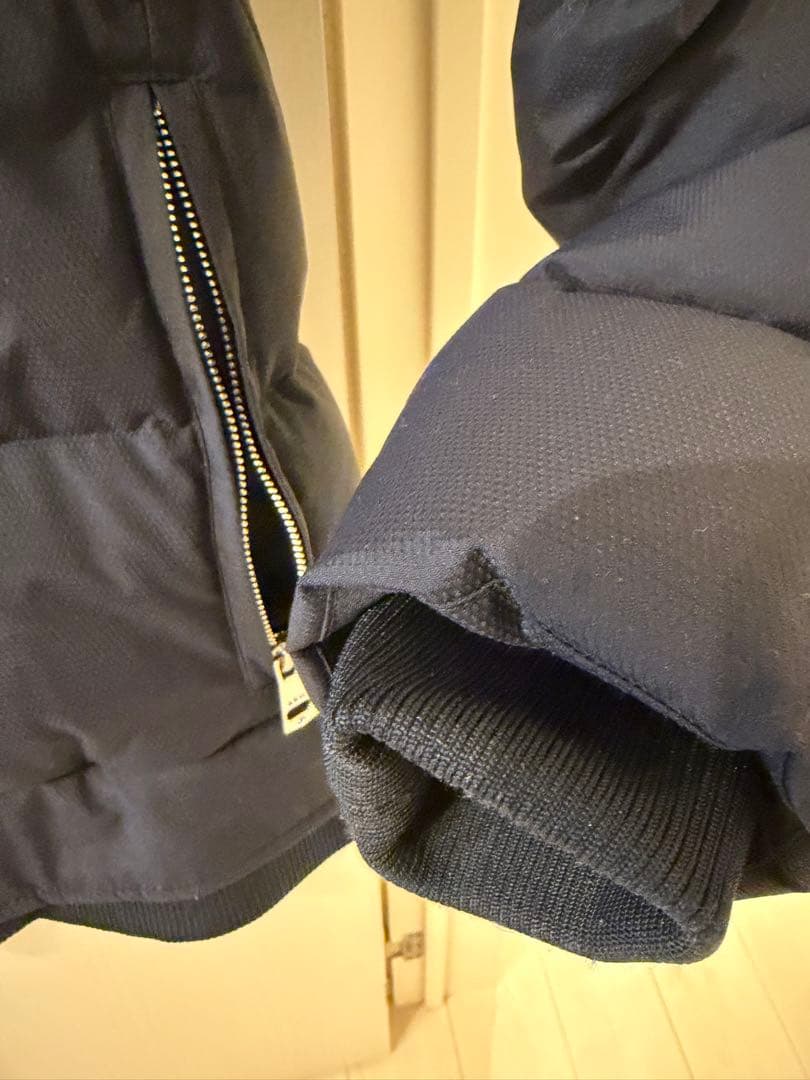 AKM ダウンジャケットNAVY 紺色　細身　マット色　迷彩ライナー　防寒性抜群